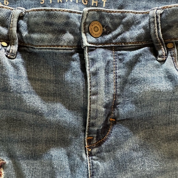 White House Black Market Floral Embellished Embroidered Blue Cropped Jeans Sz 6 - Picture 3 of 16